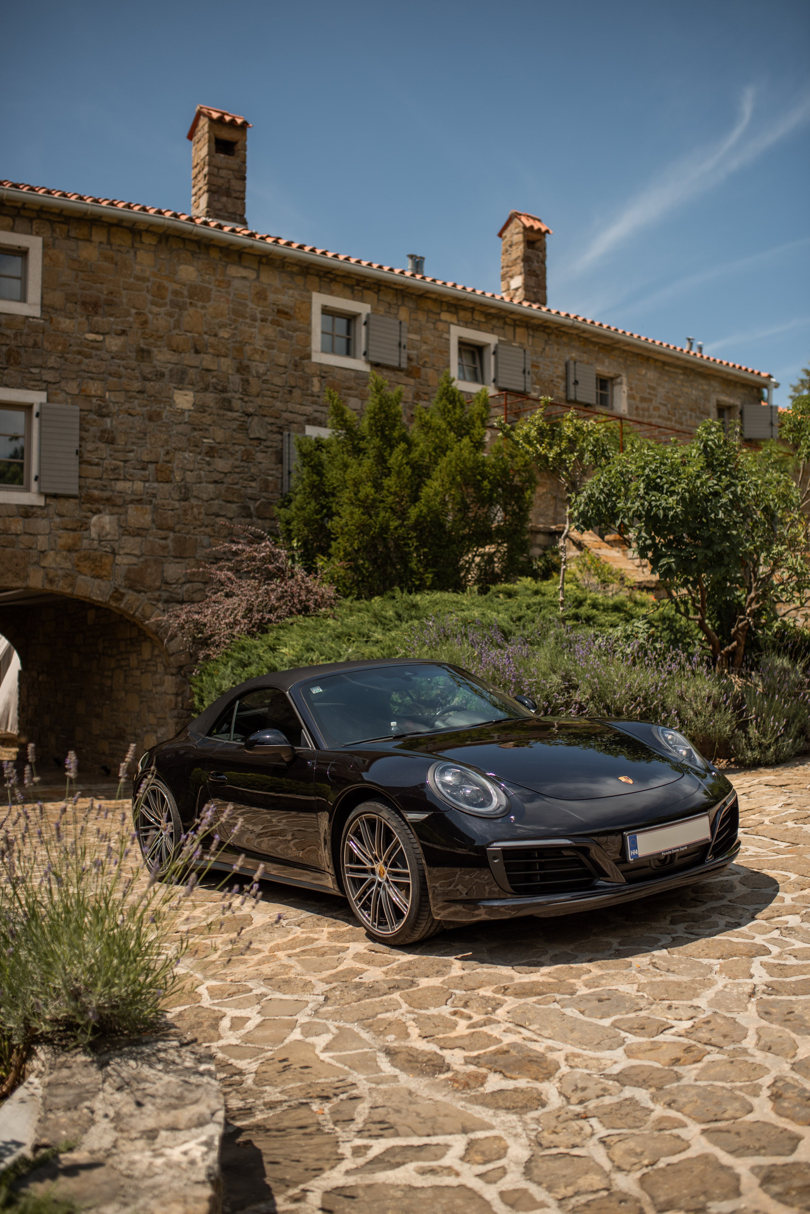 Doživite Istru u kultnom Porscheu 911Carrera 4 Cabrio II (991)